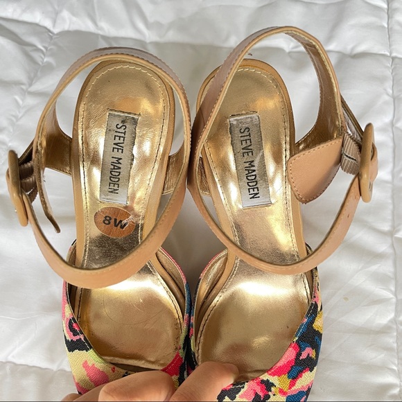 Steve Madden Jillyy Floral Wooden Platform Samdal - Picture 6 of 16